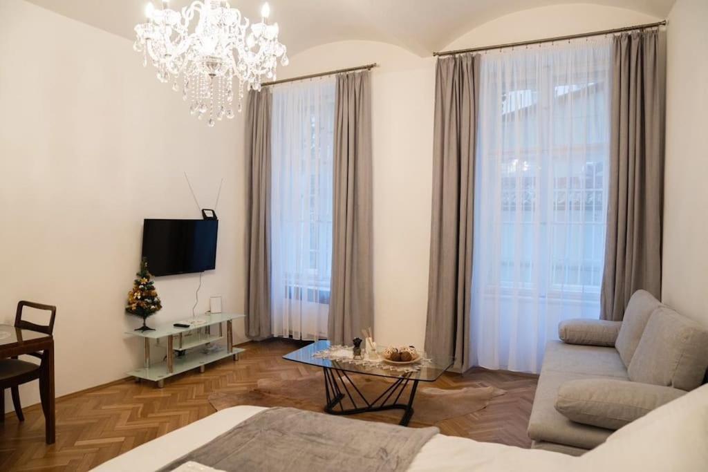 Cozy Flat By Wenceslas Square! Apartmán